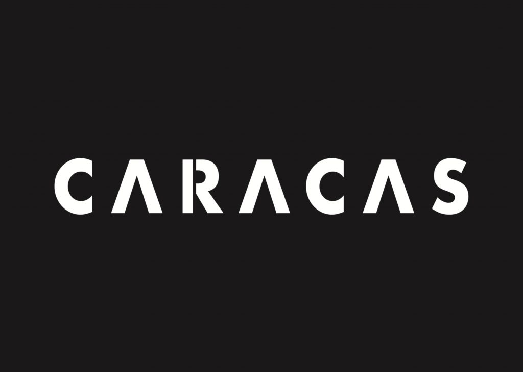 logotipo Caracas en blanco